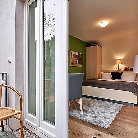 Bed & Breakfast Mein - Am Markt 4*